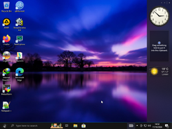 The desktop of Windows 10 Night Edition